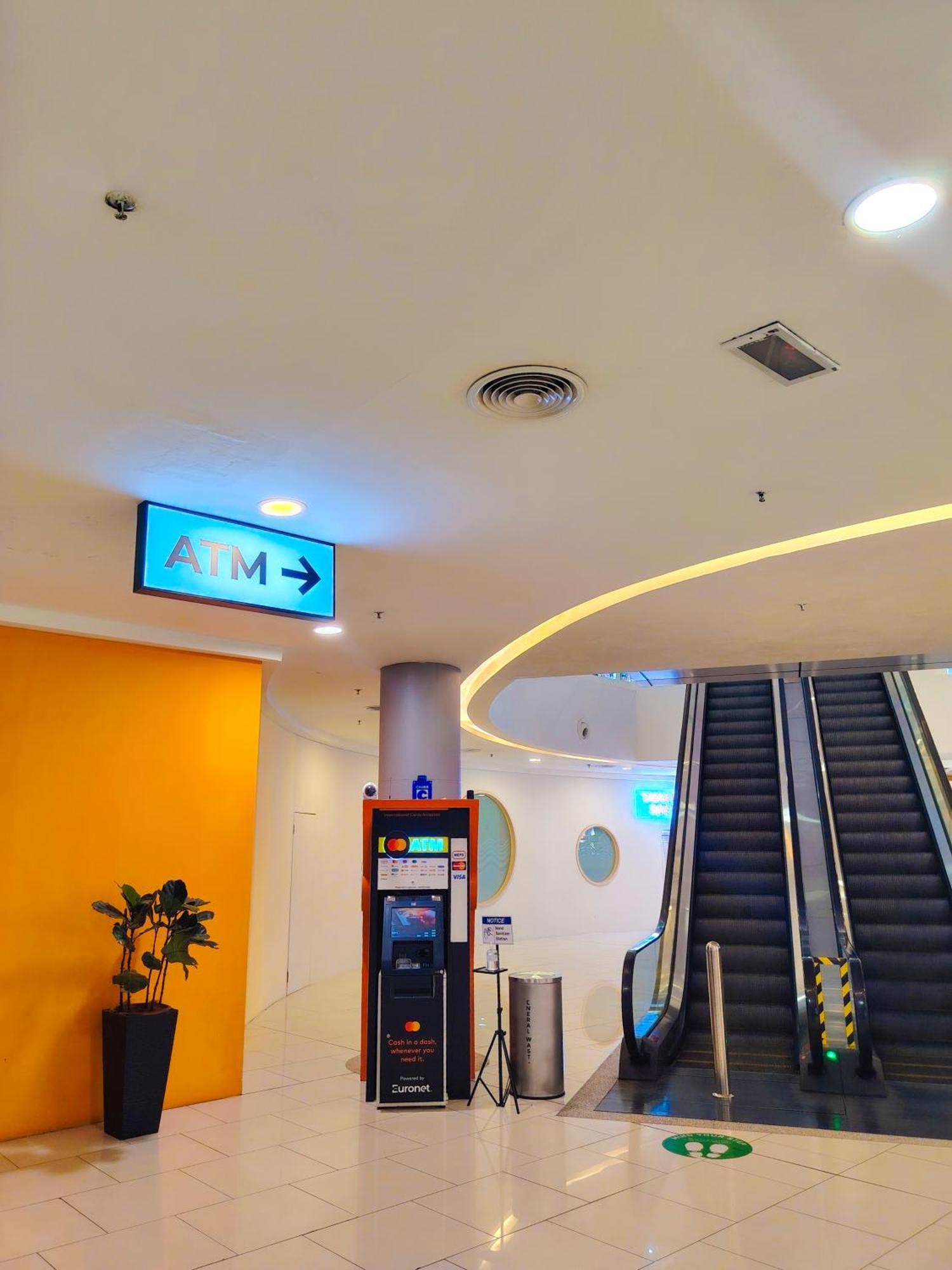 Rooftop Pool At Majestic Residence — Photos 3